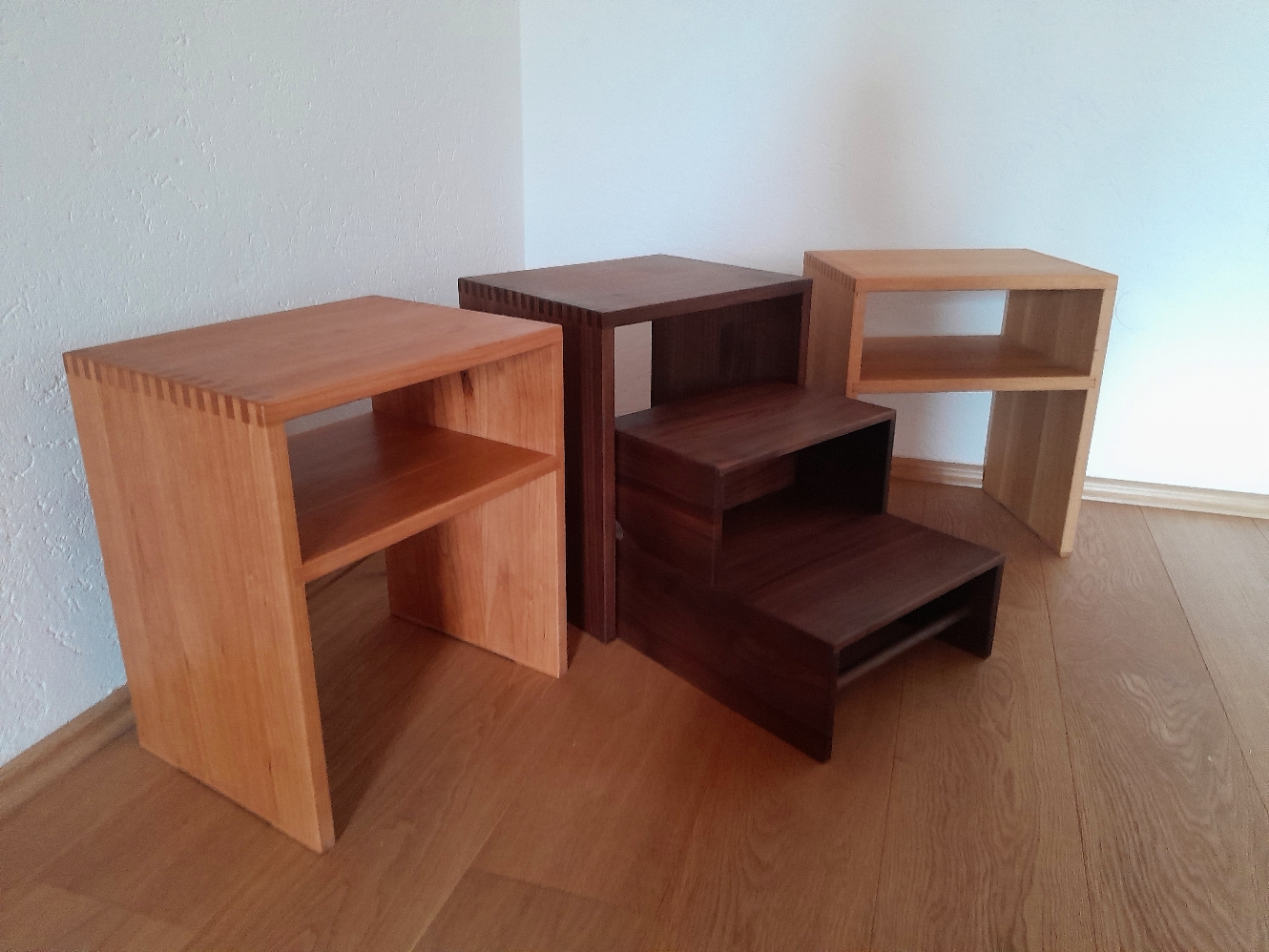 tritthocker_regalhocker